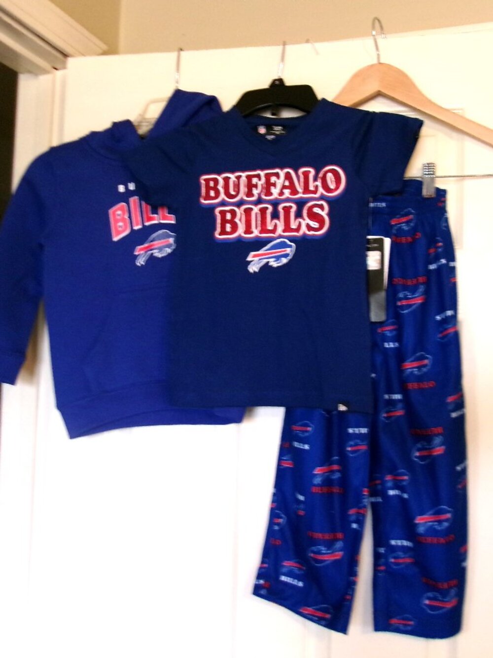 NWT CHILD'S 3-piece set BUFFALO BILLS Pants, Shirt & Tee Size 4/5
